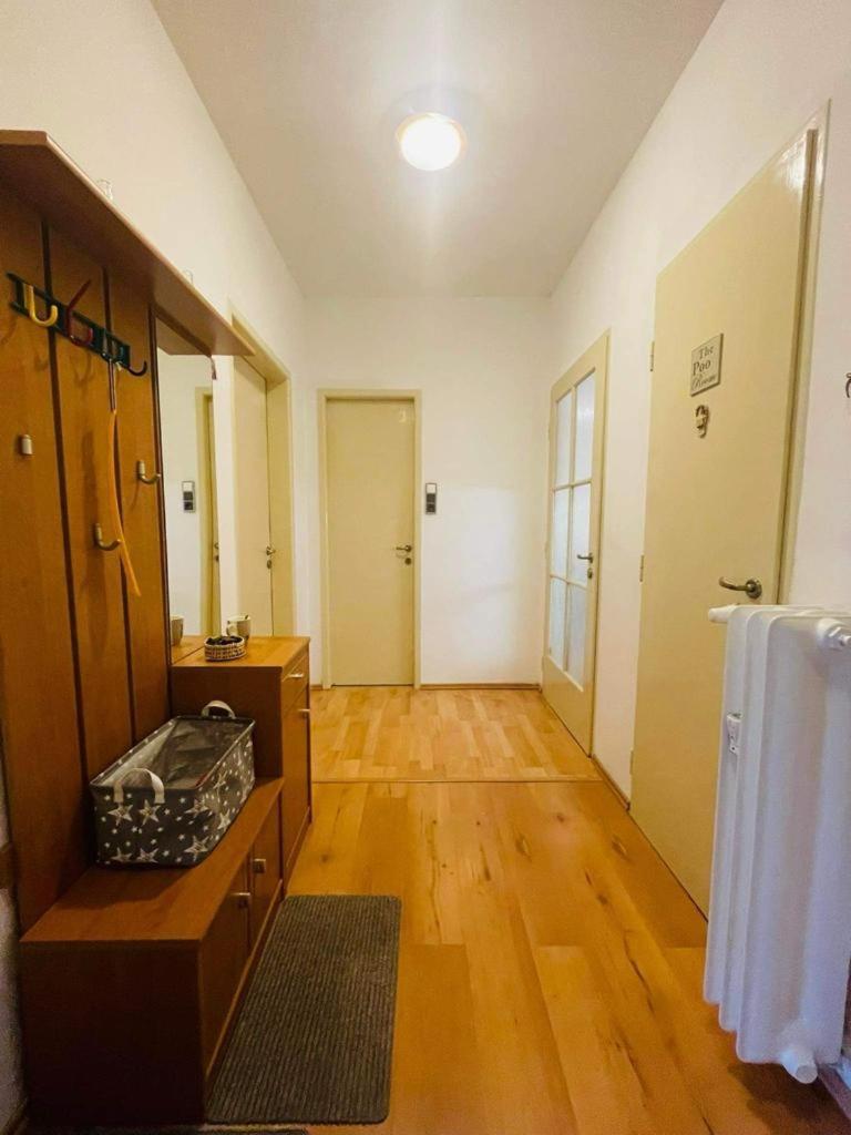 Apartman Lovely 2bdr In Center, Wifi & Self-check In *